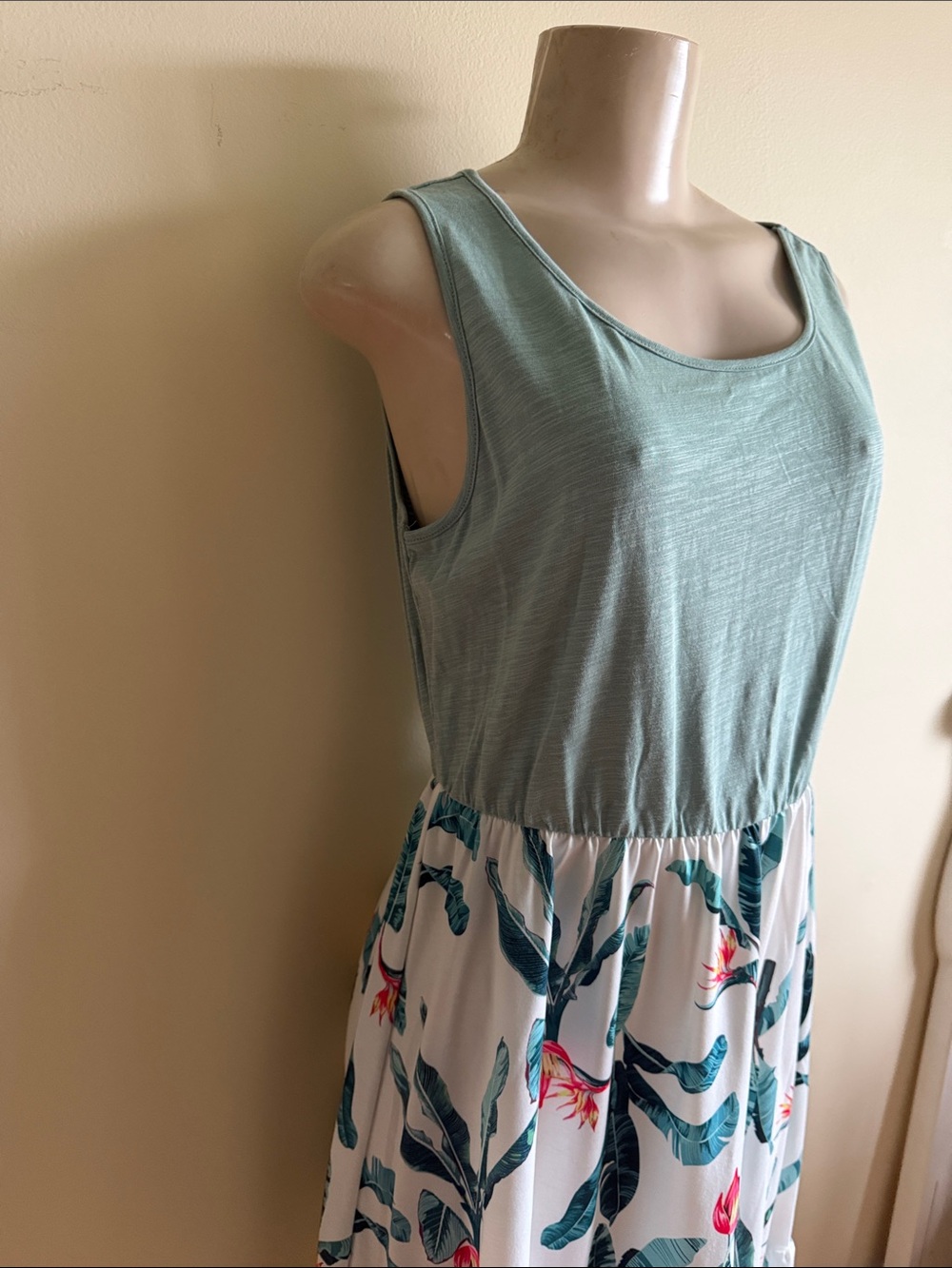 Sage Green Tank Top Floral Midi Dress 17.5’’-24.5’’ - Picture 3 of 5